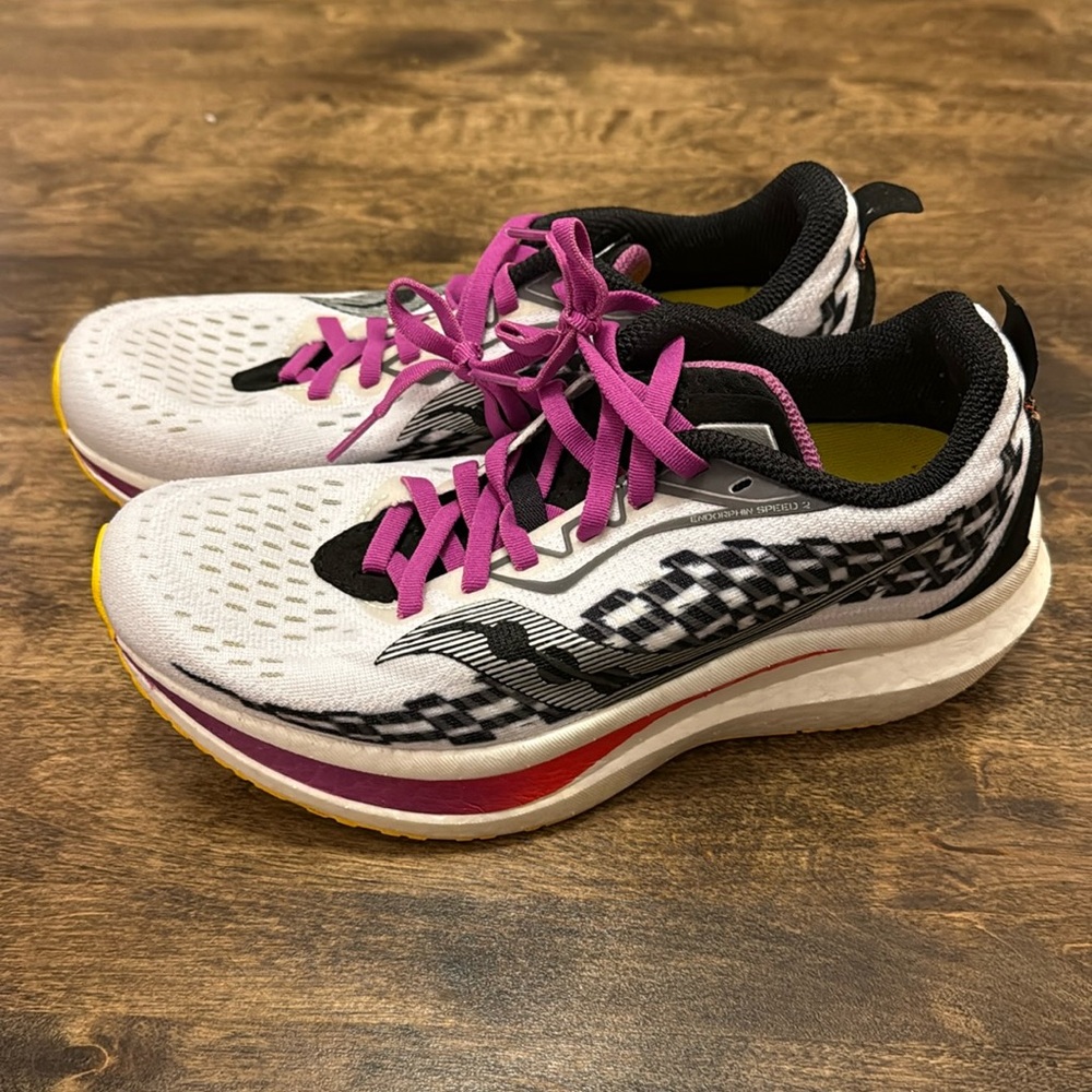 Women’s Saucony Endorphin Speed 2